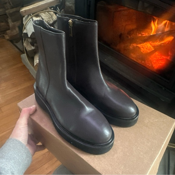 Aquatalia Shoes - Aquatalia Leather boots size 7.5 brand new in replacement box, retail $590